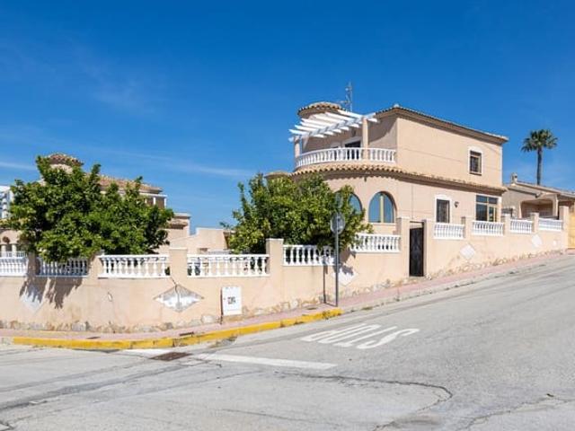 Chalet en venta en Benijófar, Alicante