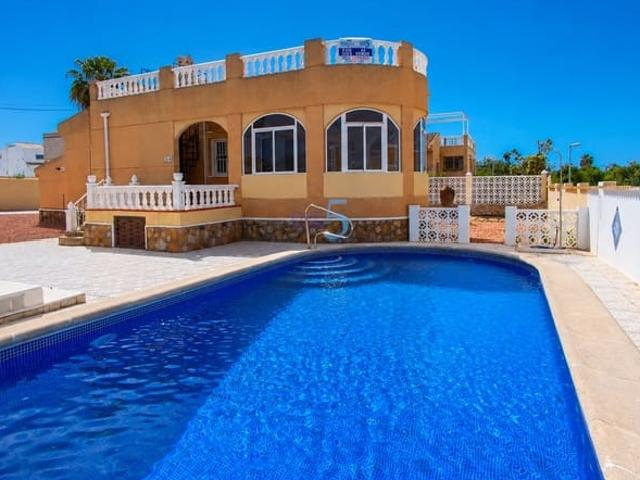 Chalet en venta en Benijófar, Alicante