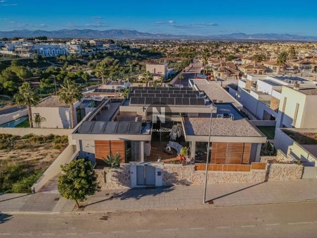 Chalet en venta en Benijófar, Alicante