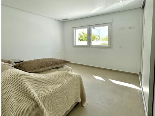 Chalet en Venta en Benijófar, Alicante