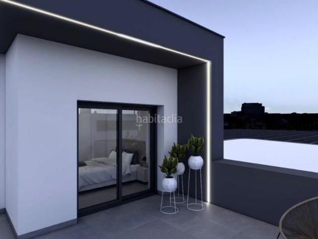 Chalet en venta en Benijófar. Villa de 3 dormitorios y 3 baños con piscina y garaje en Benijofar. Chalets.