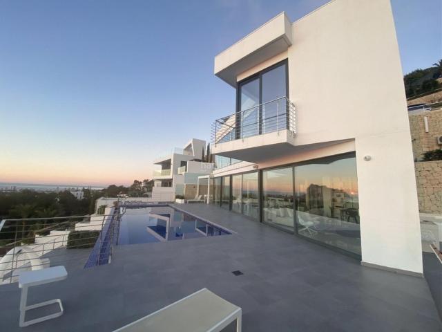 Chalet en venta en Benissa, Benissa Pueblo. Villa de Lujo Moderna en las Costas de Benissa. Chalets.