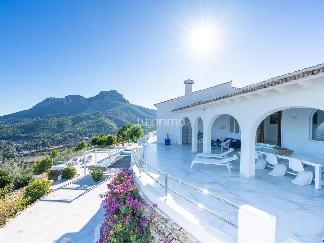 Chalet en venta en Benissa, Benissa Pueblo. Fantastica villa con total privacidad y panoramicas vistas en Benissa. Chalets.