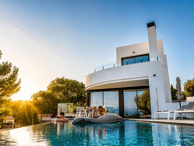Chalet en venta en Benissa, Cala Advocat Baladrar. Exclusiva villa mediterránea con vistas al mar en La Fustera Benissa. Chalets.