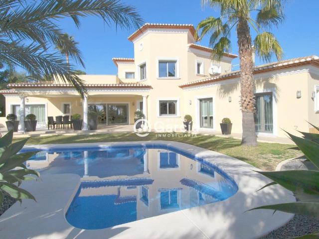 Chalet en venta en Benissa Costa con Vistas al Mar
