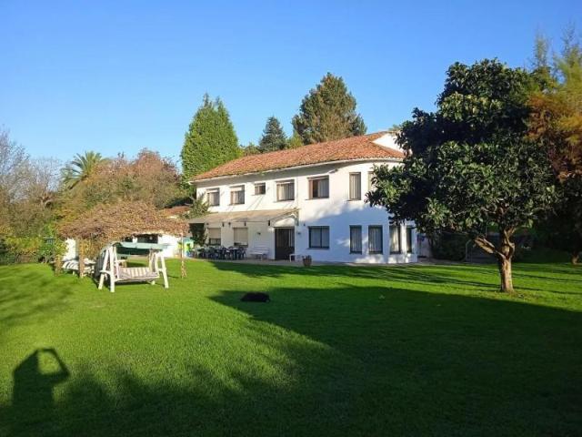 Chalet en venta en Bergondo