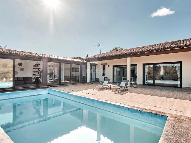 Chalet en venta en Bergondo. Chalets.