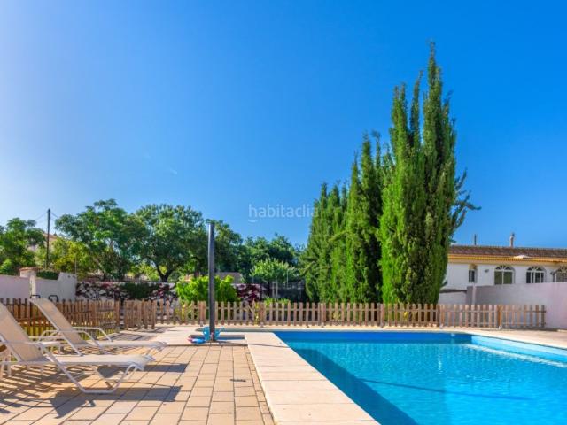 Chalet en venta en Berja. Singular finca reformada con piscina,459 m y 2.284 de parcela. Chalets.