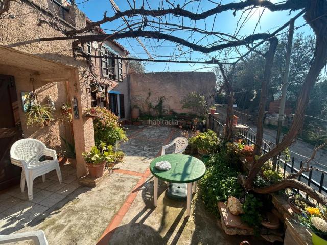 Chalet en venta en Biure. Encantadora casa con jardín y vistas en Biure, a 15 min de Figueres. Chalets.