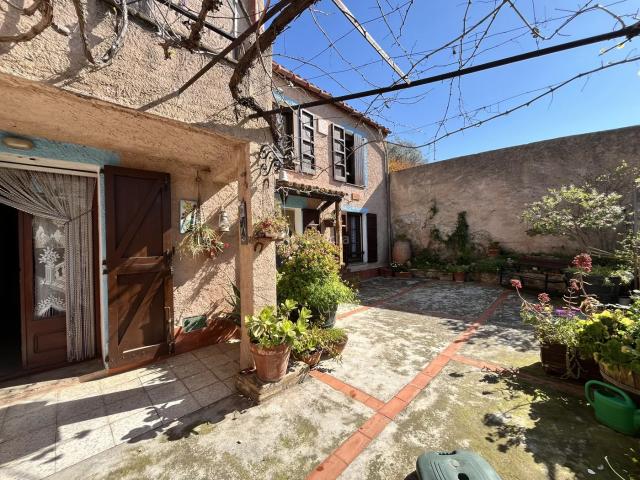 Chalet en venta en Biure. Encantadora casa en Biure. Chalets.