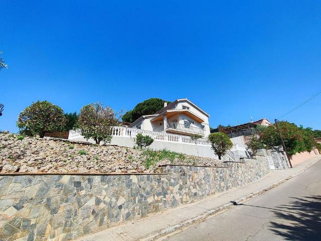 Chalet en venta en Bigues i Riells, de 235 m² 3 habitaciones por 465.000