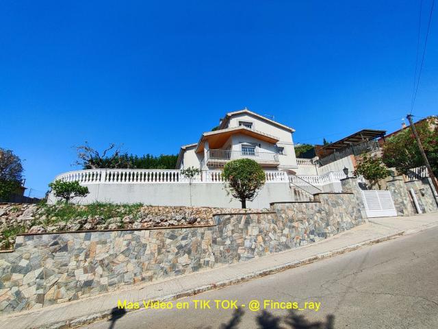 Chalet en venta en Bigues i Riells del Fai. CASA DE 270 M2 EN CAN BARRI. Chalets Bigues i Riells del.