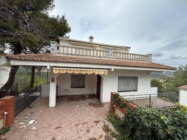 Chalet en venta en Bisbal del Penedès, la, de 185 m² 4 habitaciones por 175.000