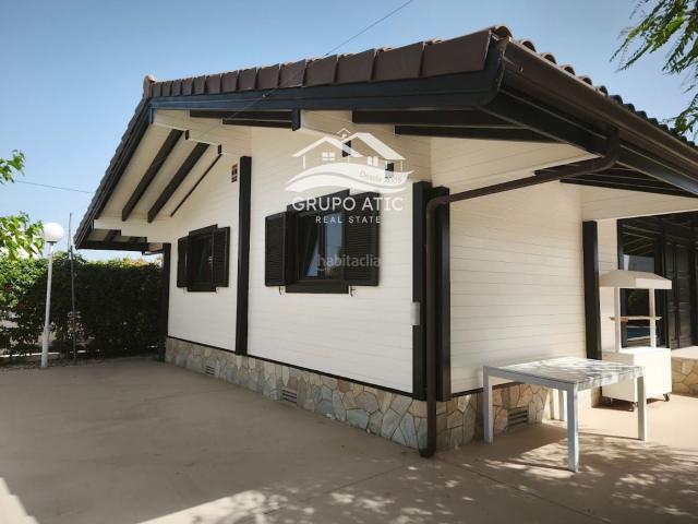Chalet en venta en Burriana, Piscinas. El refugio de tus sueños Villa de diseño vanguardista con acabados premium. Chalets.