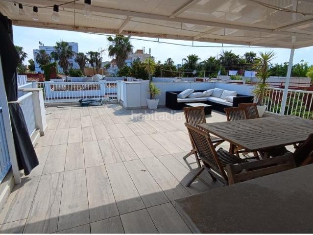 Chalet en venta en Burriana, Playa. CHALET INDEPENDIENTE EN PRIMERA LINEA DE PLAYA DE BURRIANA. Chalets.
