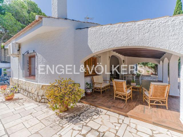 Chalet en venta en Busot. Calma y Serenidad en Mutxamel. Chalets.