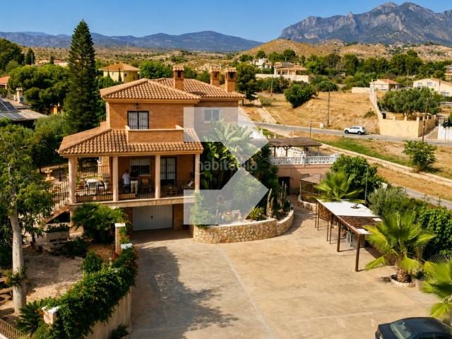 Chalet en venta en Busot. Magnifico chalet en Llano de los Pastores, Busot. Chalets.