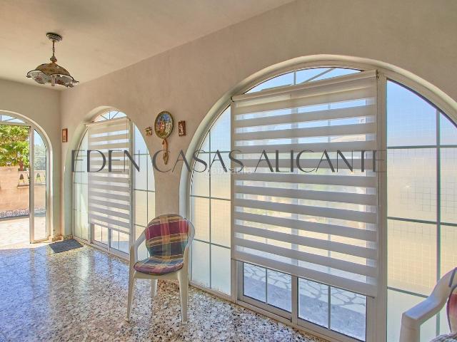 Chalet en venta en Busot. REF 01494 Chalet en Busot con Piscina Privada. Chalets.