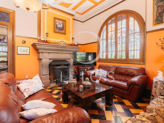 Chalet en venta en Buñol. Fantástica villa histórica situada en Buñol. Chalets.