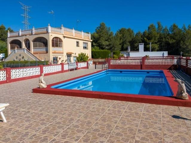 Chalet en venta en Buñol, Valencia