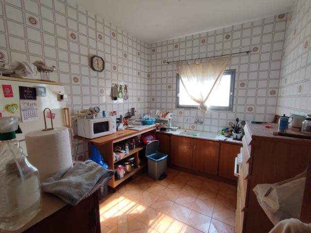 Chalet en venta en Godelleta. CHALET CON LUZ Y AGUA GRAN EXTENSION DE TERRENO. Chalets.
