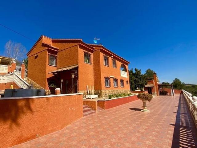 Chalet en venta en Godelleta, Valencia
