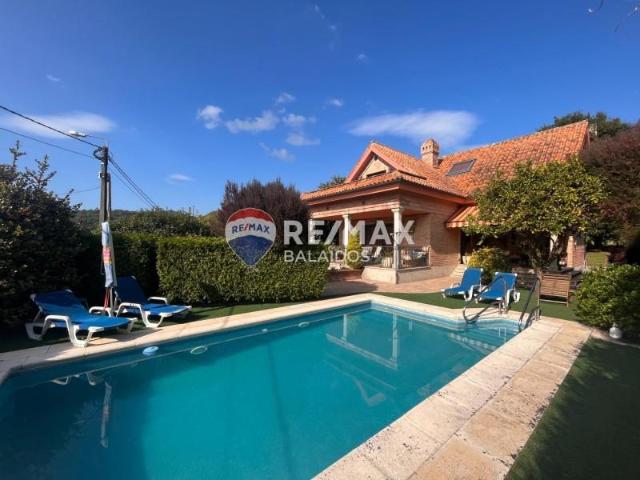 Chalet en venta en Gondomar, Vincios