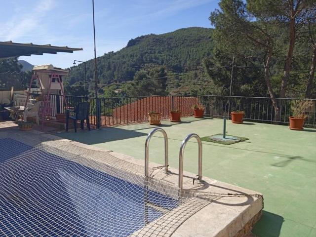 Chalet en venta en Gátova. Chalet unifamiliar en venta en Gátova. Chalets.