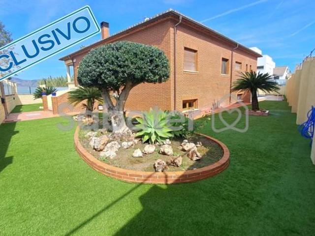 Chalet en venta en Gandia, Benirredra