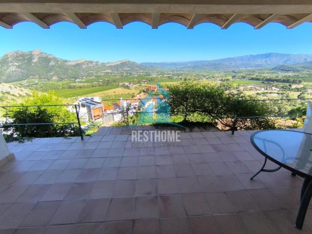 Chalet en venta en Gandia, Urbanizaciones. Exclusivo chalet independiente en Urbanización Montepino, Gandía, rodeado de naturaleza y con impresionantes vistas. Chalets.