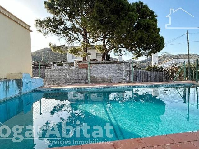 Chalet en venta en Gandia, Urbanizaciones. VISTAS A LAS MONTAÑAS! CHALET CON PISCINA PRIVADA, TERRAZA, PARKING Y PARCELA. Chalets.