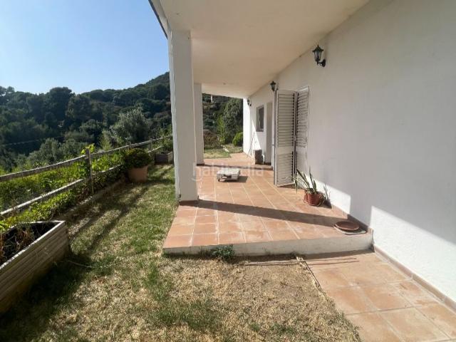 Chalet en venta en Ametlla del Vallès L´. Casa unifamiliar aïllada amb orientació sud i vistes al Vallès Oriental. Chalets Ametlla del Vallès.
