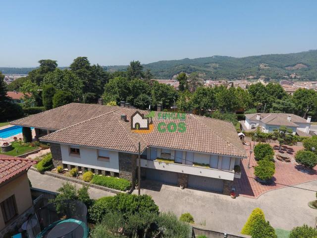 Chalet en venta en Garriga La, Nord Oest Can Noguera. Torre en venta en el mismo pueblo de la Garriga con 2.100 m2 de terreno llano, piscina y bien comunicada. Chalets Garriga.