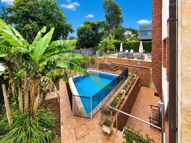 Chalet en venta en Gijón, Somió. Exclusivo chalet independiente con piscina en la mejor zona residencial, Somió. Chalets.