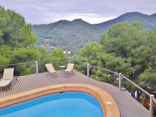 Chalet en venta en Gilet. SENSACIONAL CHALET DE LUJO CON PISCINA Y ESPECTACULARES VISTAS EN GILET. Chalets.