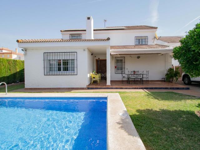 Chalet en venta en Gines. Espectacular chalet independiente en Gines!. Chalets.