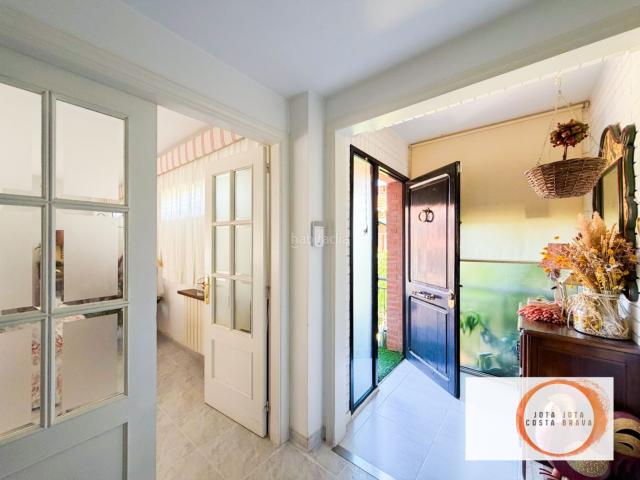 Chalet en venta en Girona, Palau. CASA EN EL CORAZON DE LA ZONA DE MONTILIVI EN GIRONA. Chalets.