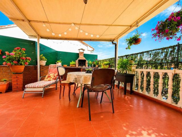 Chalet en venta en Grado. Chalet en venta en Grado, 4 dormitorios. Chalets.