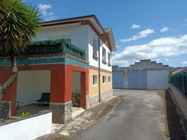 Chalet en venta en Grado. Excelente Oportunidad. Chalets.