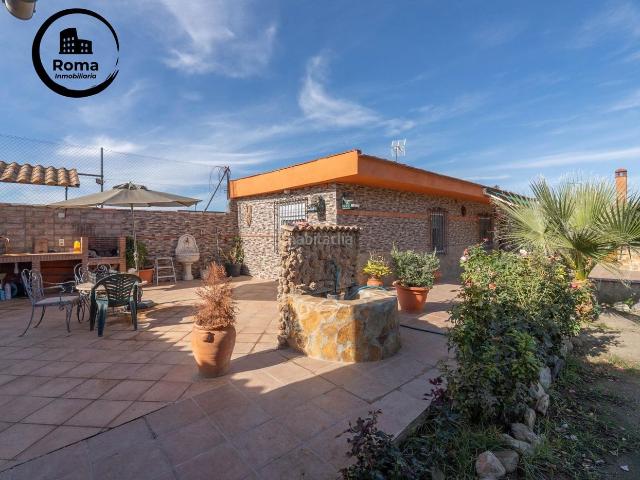 Chalet en venta en Granada, Campus de la Salud. Casa Independiente a 1km del PTS. Chalets.
