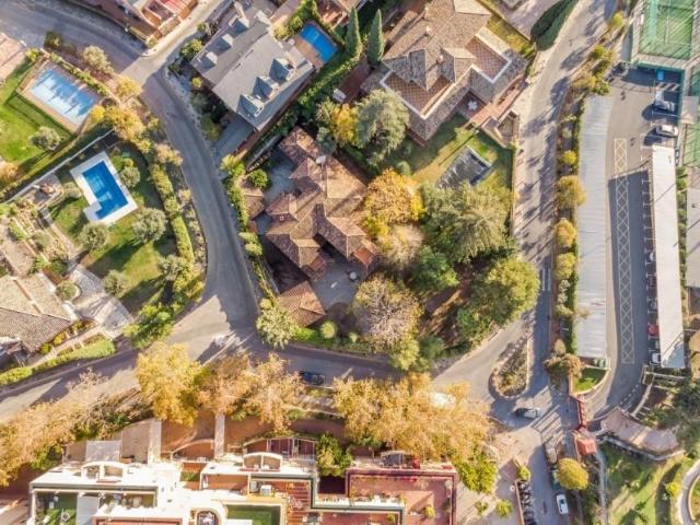 Chalet en venta en Granada, El serrallo