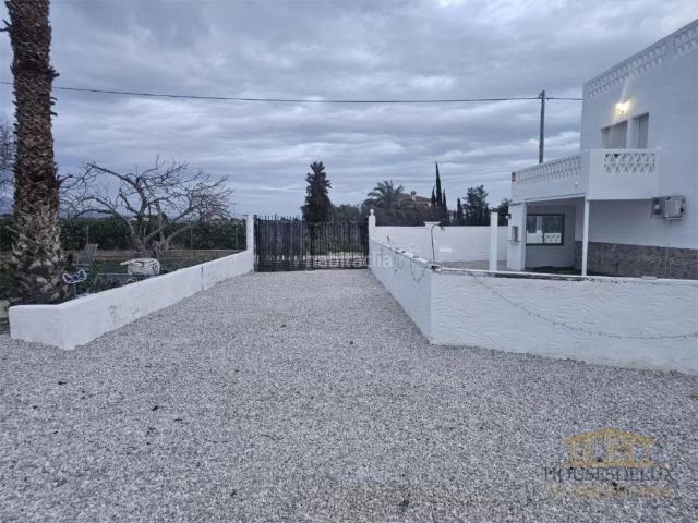 Chalet en venta en Granja de Rocamora. En Venta Finca con 2 Viviendas, 10 Estancias y Terraza de 100m. Chalets Granja de.