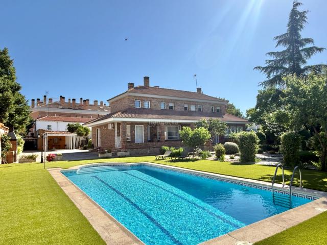 Chalet en venta en Griñón. Chalets.