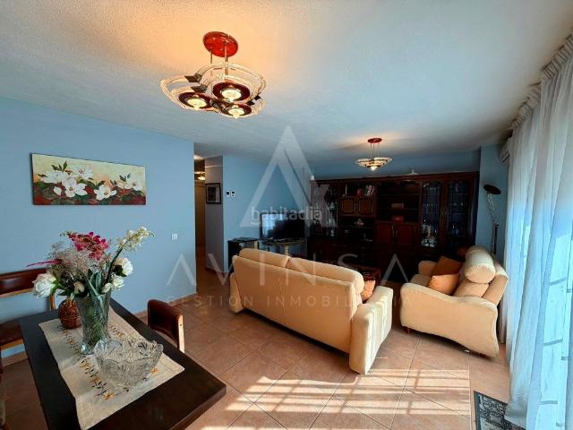 Chalet en venta en Guadalajara, Aguas Vivas. ESPECTACULAR CHALET EN URBANIZACION PRIVADA. Chalets.