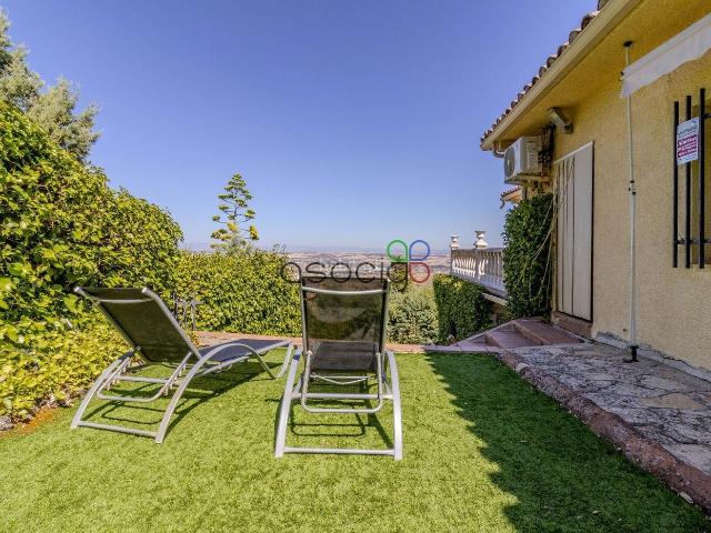 Chalet en venta en Guadalajara, El Clavín Valdeluz. CHALET EN 1 PLANTA EN VENTA EN B. EL CLAVÍN. Chalets.
