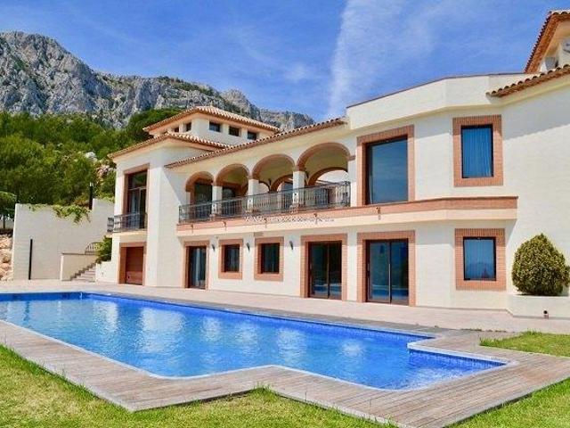 Chalet en venta en Guadalest