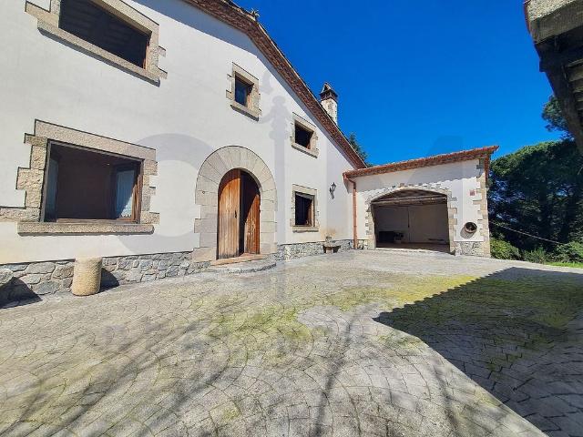 Chalet en venta en calle La Tordera, Gualba, de 216 m² 6 habitaciones por 485.000