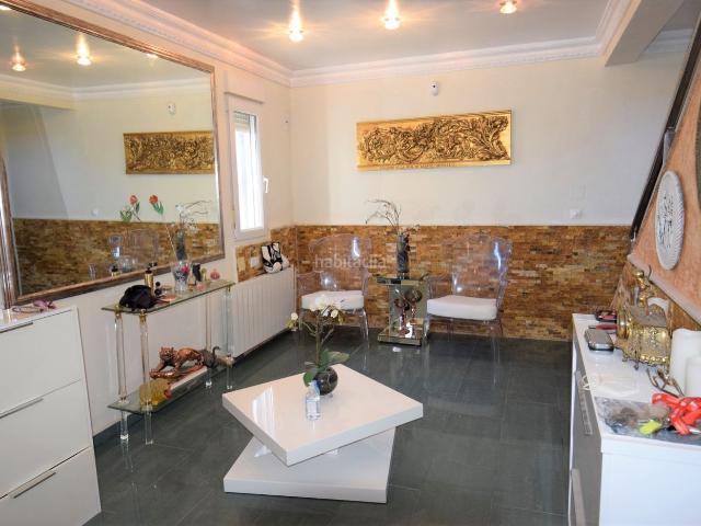 Chalet en venta en Guardamar del Segura, El Edén. Bonito y lujoso chalet independiente en la Huerta de Guardamar a tan soacutelo 7 km del mar, tiene una parcela de 4.000 metros y l. Chalets Guardamar.