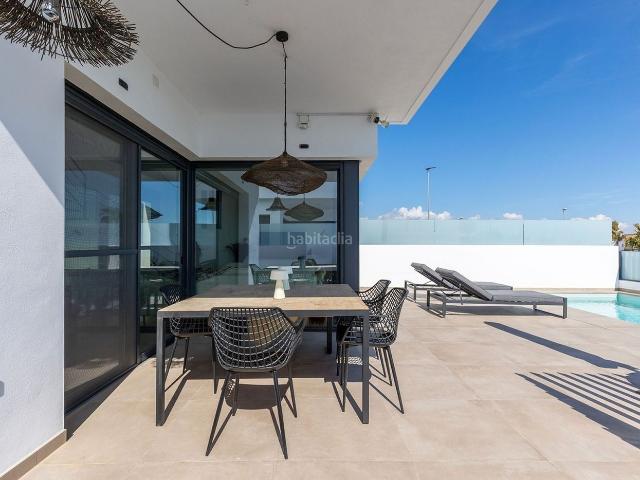 Chalet en venta en Dolores. Casa en Torrevieja. Chalets.