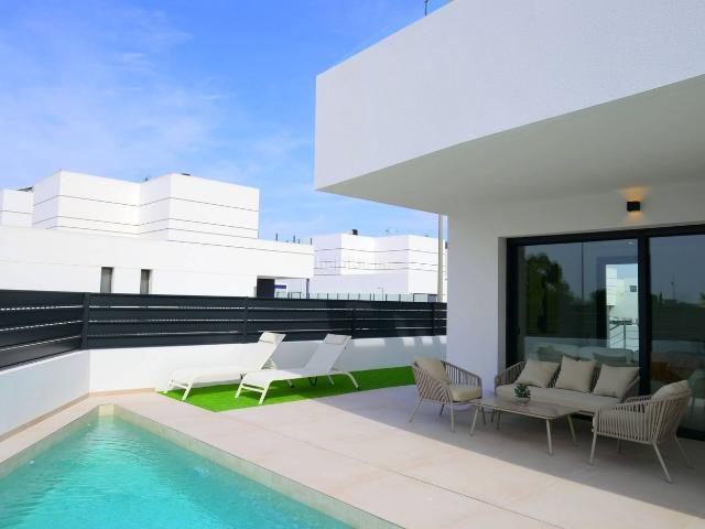 Chalet en venta en Dolores. Fantásticas villas en tranquila ubicación. Chalets.